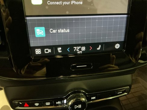 Certified 2023 Volvo XC40 B5 Plus w/ Protection Package Premier image 21