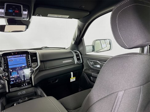 New 2026 RAM 1500 4x4 Crew Cab image 26