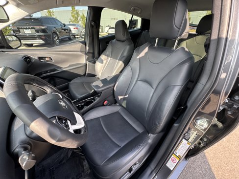 Used 2017 Toyota Prius Prime Plus image 8