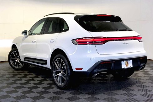 New 2026 Porsche Macan image 3