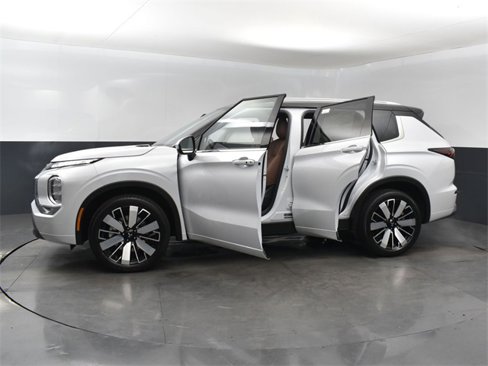 New 2025 Mitsubishi Outlander SEL image 23