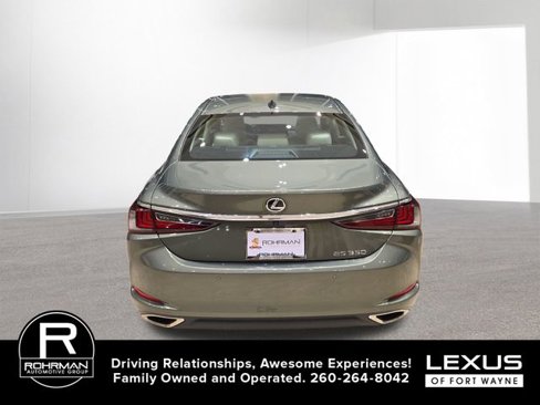 New 2025 Lexus ES 350 w/ Premium Package image 9