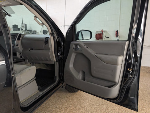 Used 2018 Nissan Frontier SV image 14