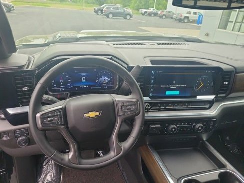 Used 2024 Chevrolet Silverado 2500 High Country image 16