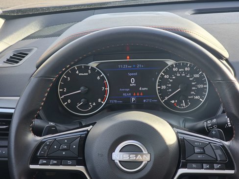 Used 2023 Nissan Altima 2.5 SR image 11