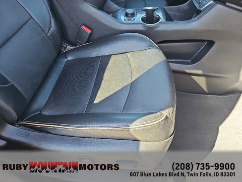 Used 2023 GMC Terrain AT4 image 34