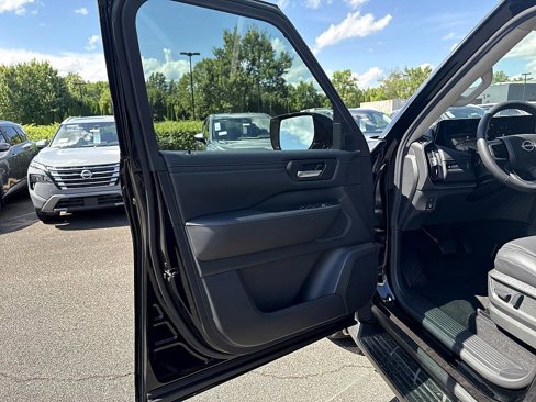 New 2025 Nissan Armada SV image 7