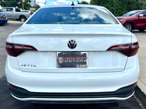 Used 2024 Volkswagen Jetta Sport image 5