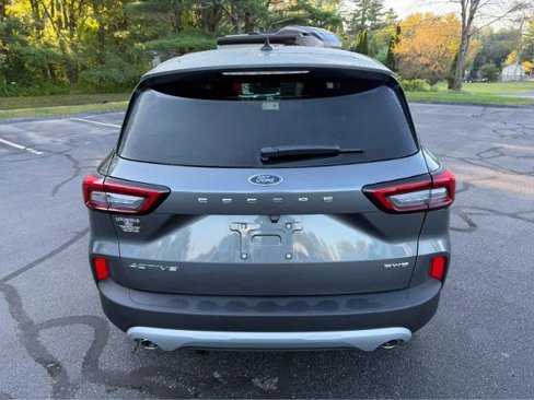 Certified 2025 Ford Escape Active w/ Cold Weather Package image 4