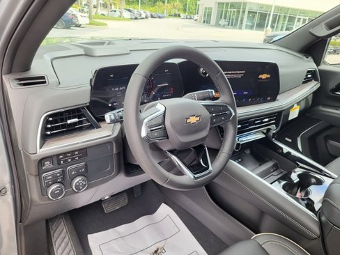 New 2025 Chevrolet Suburban Premier image 11