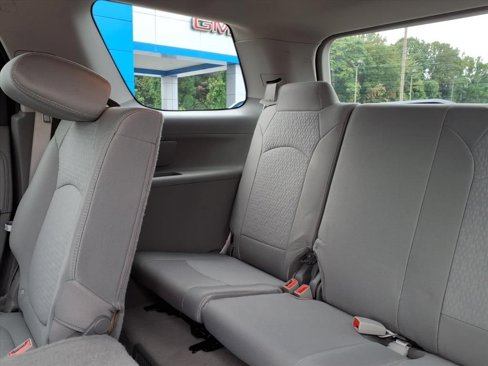 Used 2015 GMC Acadia SLE image 33