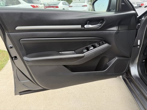 Used 2021 Nissan Altima 2.5 SV image 18
