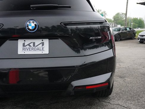 Used 2024 BMW iX xDrive50 w/ Premium Package image 21