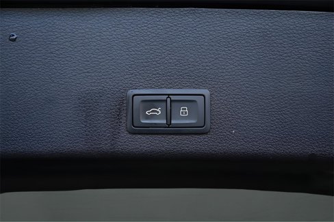 Used 2024 Audi Q8 e-tron Premium image 42