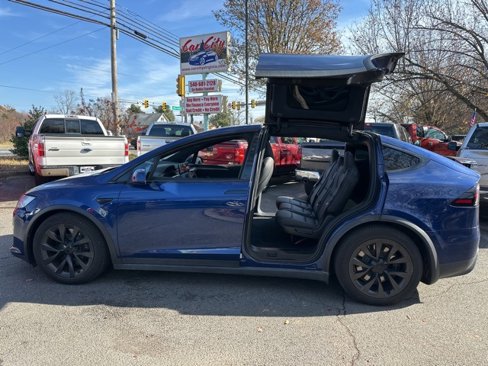 Used 2022 Tesla Model X image 17