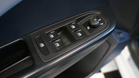 Used 2022 Volkswagen Taos SE image 29