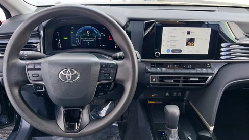 Used 2025 Toyota Camry LE image 19