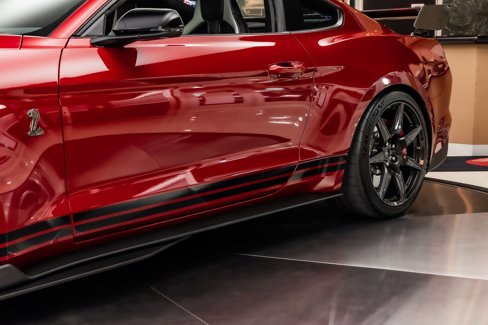 Used 2021 Ford Mustang Shelby GT500 w/ Carbon Fiber Track Pack image 30