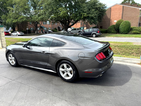 Used 2017 Ford Mustang Coupe image 8
