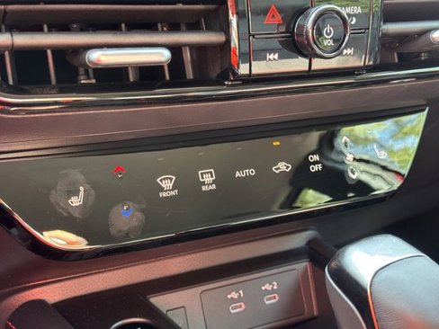 New 2026 Nissan Kicks SR w/ Cold Weather Package image 18