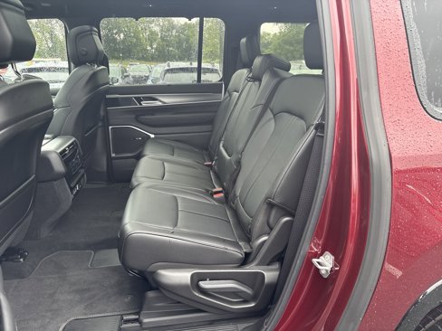 New 2025 Jeep Wagoneer L 4WD w/ Convenience Group I image 18