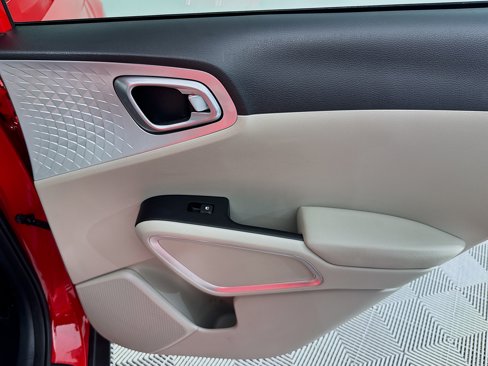 Used 2025 Kia Soul LX image 26