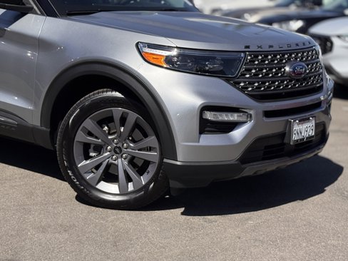 Certified 2023 Ford Explorer XLT w/ Equipment Group 202A image 3