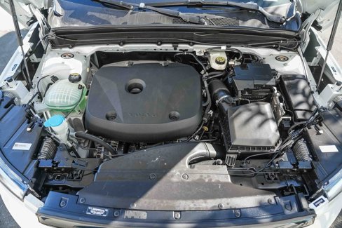Used 2022 Volvo XC40 T5 R-Design image 25