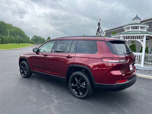 Used 2021 Jeep Grand Cherokee L Laredo image 3