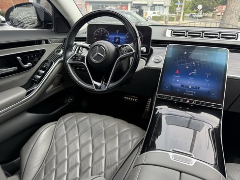 Used 2022 Mercedes-Benz S 500 4MATIC w/ AMG Line Package image 17