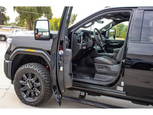 New 2026 GMC Sierra 2500 AT4 w/ AT4 Premium Plus Package image 17