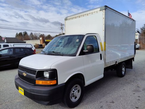 Used 2017 Chevrolet Express 3500 image 4