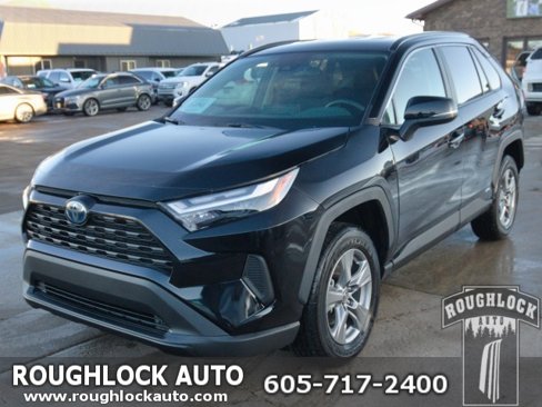 Used 2024 Toyota RAV4 XLE image 1