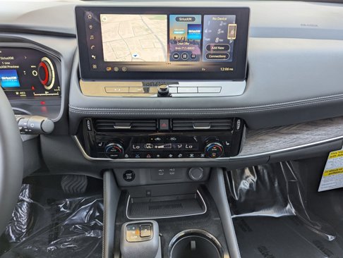 New 2025 Nissan Rogue Platinum w/ Tech Package image 17