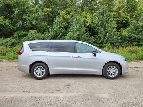 New 2026 Chrysler Voyager LX image 16