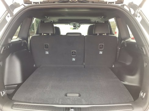 New 2025 Jeep Grand Cherokee Altitude image 19