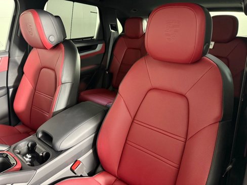 New 2026 Porsche Cayenne S image 5