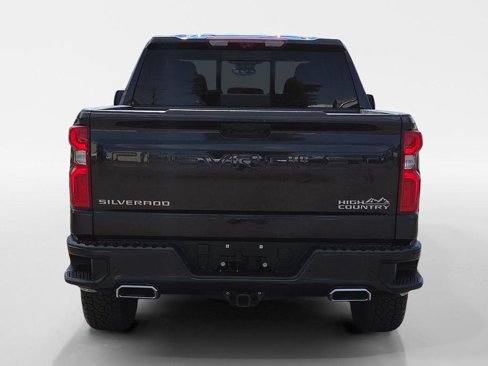 Used 2022 Chevrolet Silverado 1500 High Country w/ Technology Package image 4