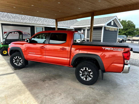 Used 2017 Toyota Tacoma TRD Off-Road image 9