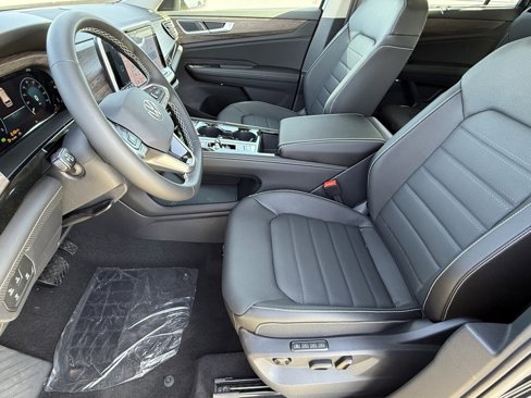 New 2025 Volkswagen Atlas SEL image 16