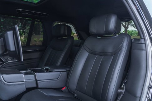 Used 2025 Land Rover Range Rover Long Wheelbase Autobiography image 24