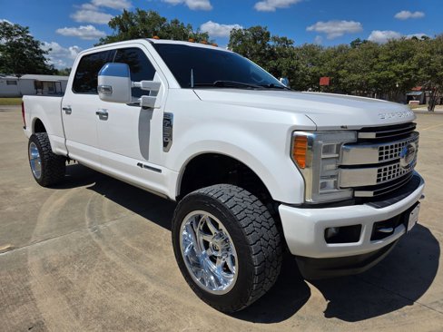 Used 2017 Ford F250 Platinum w/ Platinum Ultimate Package image 4