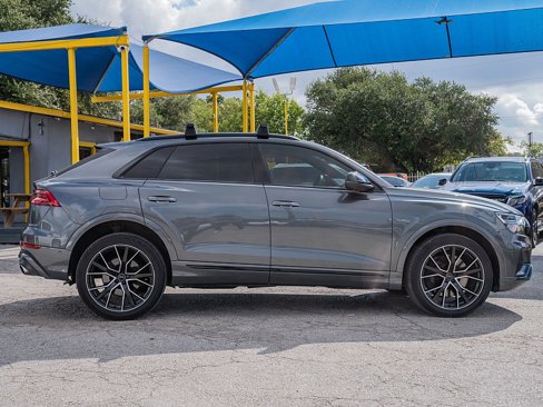 Used 2021 Audi SQ8 Premium Plus w/ SQ8 Black Optic Package image 4