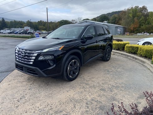 Used 2024 Nissan Rogue SV image 3