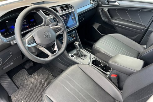 Used 2022 Volkswagen Tiguan SE image 10