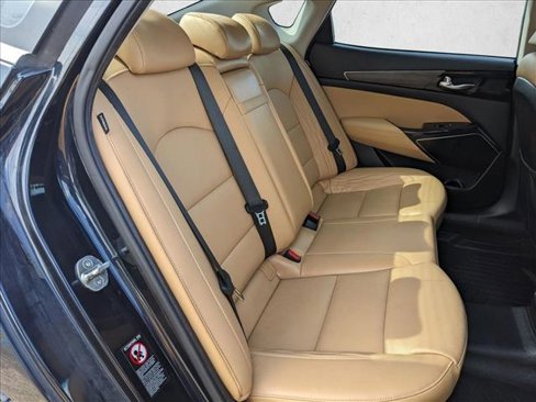 Used 2020 Kia Cadenza Limited image 21