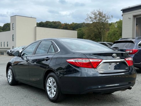 Used 2015 Toyota Camry LE image 12