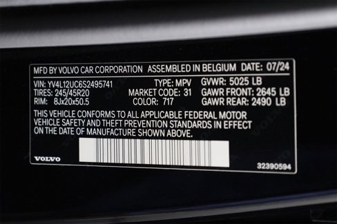 Certified 2025 Volvo XC40 B5 Plus image 16