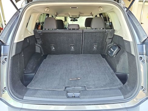 Used 2024 Nissan Rogue S image 28