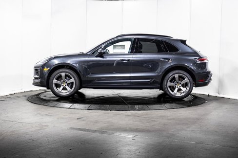Used 2024 Porsche Macan image 2
